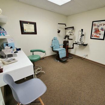 Luminous Optometry - Exam Room - Optometrists Near Me - Santa Ana, California Luminous Optometry - Exam Room - Optometrists Near Me - Santa Ana, California