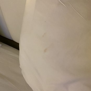 Hotel Indigo Brooklyn - Dirty pillow case with someone's makeup - Hotels Near Me - Brooklyn, New York Hotel Indigo Brooklyn - Dirty pillow case with someone's makeup - Hotels Near Me - Brooklyn, New York