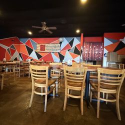 TORO-Ramen & Poke Barn - Inside