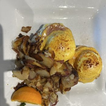 Keke's Breakfast Cafe - Eggs Benedict - Breakfast & Brunch Near Me - Kissimmee, Florida