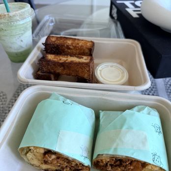 Carla Cafe - Breakfast Burrito - Cafes Near Me - Los Angeles, California