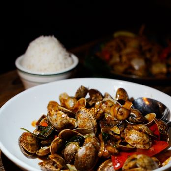 Saranrom Thai - Basil Clam with Basil Sauce - Thai Near Me - Elmhurst, New York