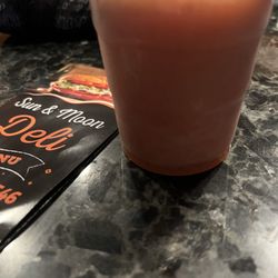Sun and Moon Deli - Pineapple and strawberry fruit drink smoothie