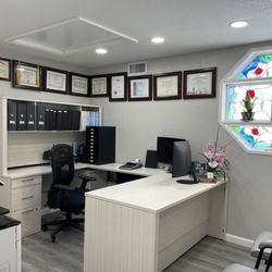 Azteca Business Services - Gloria's Office