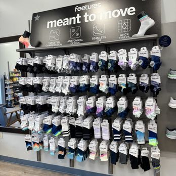 Fleet Feet Roanoke - Sports Wear Near Me - Roanoke, Virginia Fleet Feet Roanoke - Sports Wear Near Me - Roanoke, Virginia