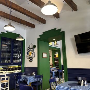 Mo'Mo' Kitchen & Bar - Bars Near Me - Sorrento, NA Mo'Mo' Kitchen & Bar - Bars Near Me - Sorrento, NA