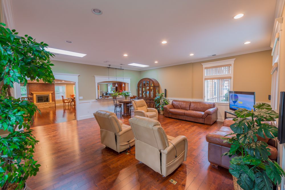 HOLLYWOOD HILLS OF WA Updated July 2024 17138 164th Ave NE