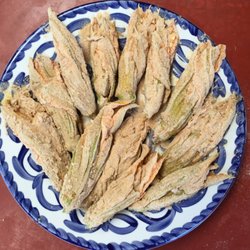 El sabor zapoteco - Squash blossoms.  It's shake'n'bake and I helped!!  Just kidding.  Insanely good. But yes, I did help.