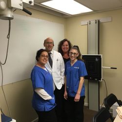 Kennedy Health Pain Relief and Wellness - Dr Shmukler with our X-ray tech and medical assistants