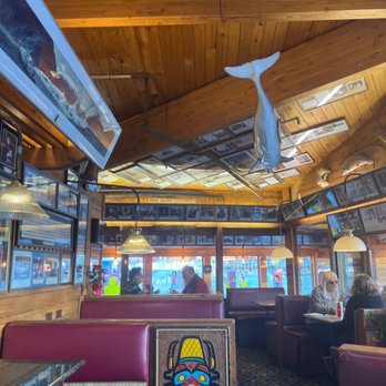 Arctic Roadrunner - Burgers Near Me - Anchorage, Alaska