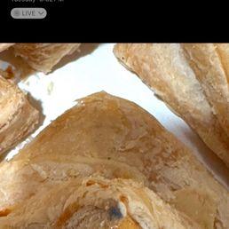 Bought the pastry's around 8:15pm, opened it 8:32 pm.