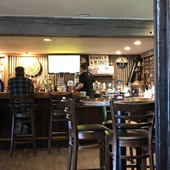 Harper's Table - Inside bar area - Burgers Near Me - Annandale, New Jersey