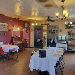 Mimo's Pizzeria - Dining room