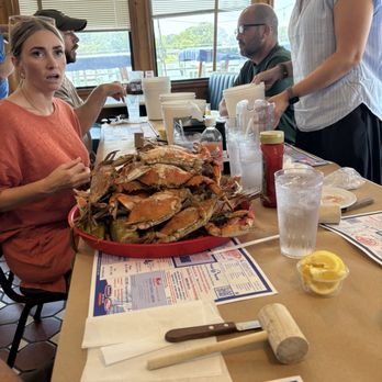 Captain John's Crabhouse - Seafood Near Me - Newburg, Maryland