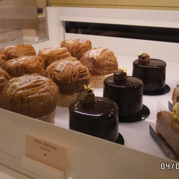 Angelina - Cake au marron - Breakfast & Brunch Near Me - Paris, 75