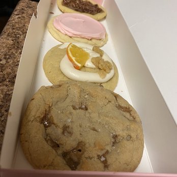 Crumbl - West Jordan - Desserts Near Me - West Jordan, Utah Crumbl - West Jordan - Desserts Near Me - West Jordan, Utah