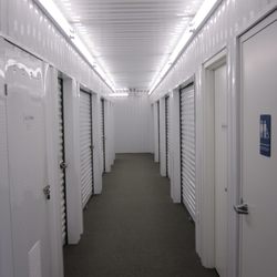 Free Up Storage Houston Stuebner Airline - Carpeted Hallways