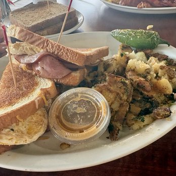 Rodeo Cafe - Egg sandwich breakfast - Breakfast & Brunch Near Me - Riverside, California