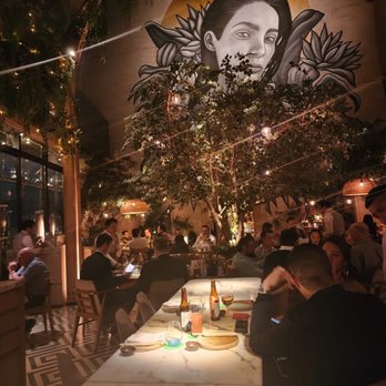 Ling Ling by Hakkasan - muriel painting in main dining area - Asian Fusion Near Me - México, D.F., DIF