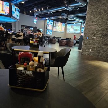 Scoundrels Tavern & Eatery - Dining Room - Burgers Near Me - North Las Vegas, Nevada