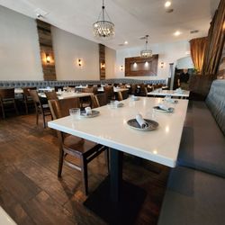 Wence's - Inside seating