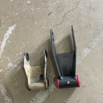 Maxtrac Suspension - Factory shackle vs lift shackle - Auto Parts & Supplies Near Me - Anaheim, California Maxtrac Suspension - Factory shackle vs lift shackle - Auto Parts & Supplies Near Me - Anaheim, California