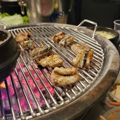 Yuk Jun Gui - Galbi, Fresh live eel, Makchang by null