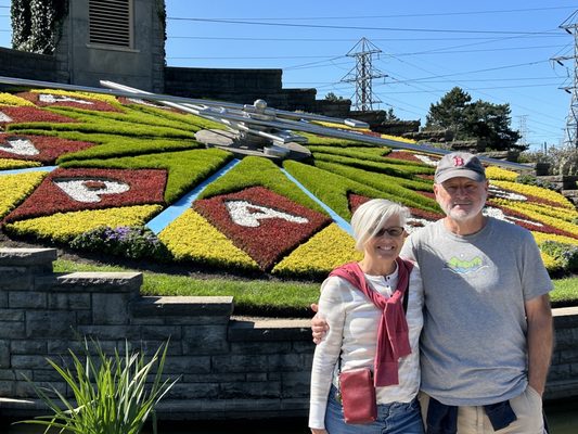 Floral Clock by null