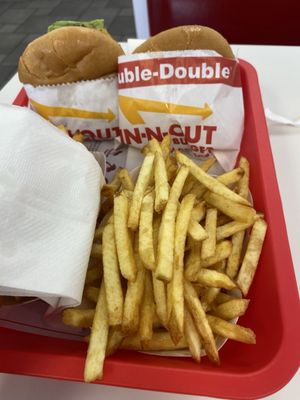 In-N-Out Burger by null