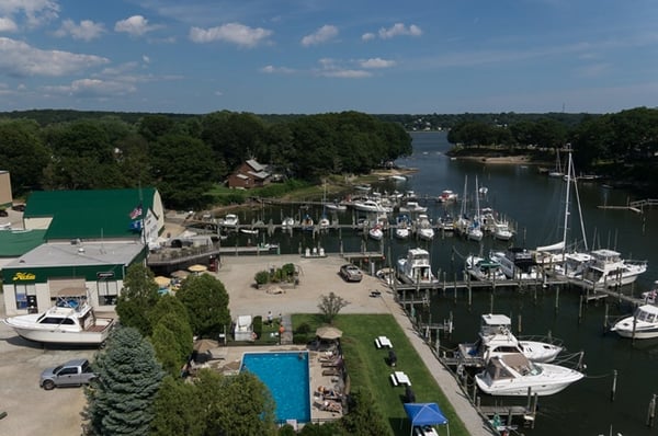 Three Belles Marina by null