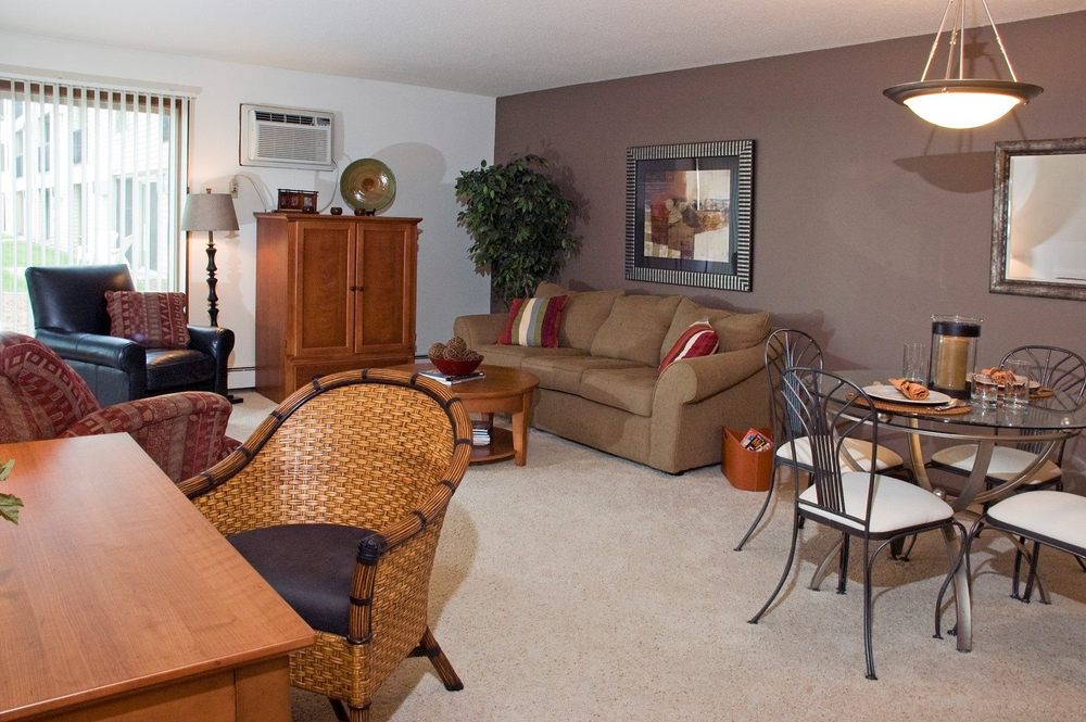 HILLSBOROUGH APARTMENTS Updated September 2024 47 Photos 2345