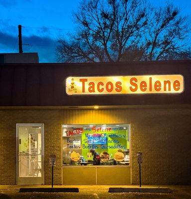 Tacos Selene Aurora by null