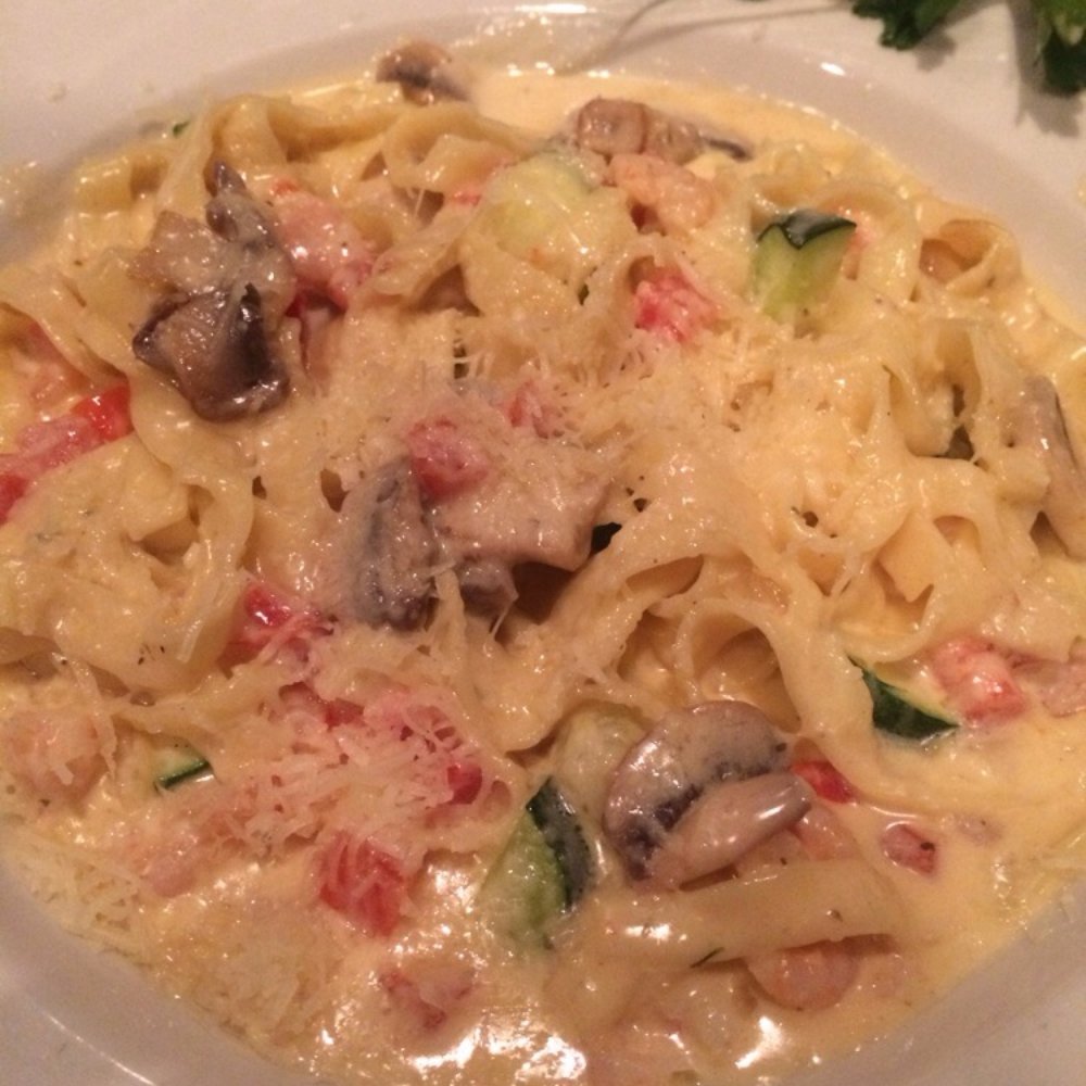 Chinook's - Shrimp fettechini - Seafood Near Me - Seattle, Washington