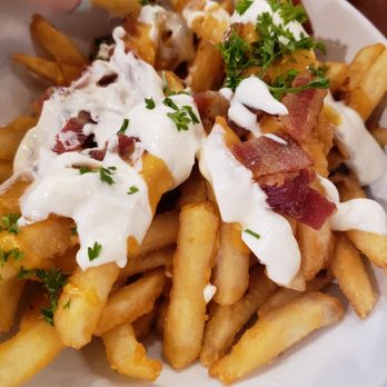 Cavana's Pub & Grub - Loaded Fries were tasty! Beer cheese was good. - Pubs Near Me - Sutter Creek, California
