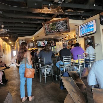 Workhorse Bar - Beer drinkers - Dive Bars Near Me - Austin, Texas