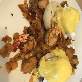 Roasters 'N Toasters - Pinecrest - Crab cake and shrimp Benedict - Bagels Near Me - Miami, Florida