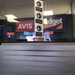 Avis Rent A Car - Counter