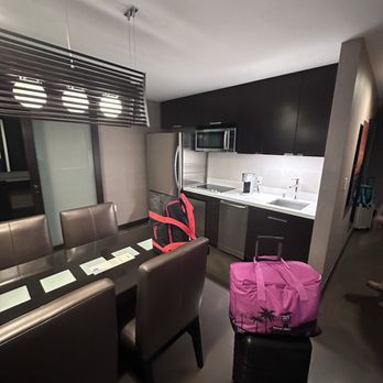 Vdara - Panoramic suite- kitchenette - Hotels Near Me - Las Vegas, Nevada Vdara - Panoramic suite- kitchenette - Hotels Near Me - Las Vegas, Nevada