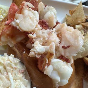 Row 34 - Seaport - Warm lobster roll..! - New American Near Me - Boston, Massachusetts