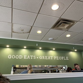 Tuckers - Breakfast & Brunch Near Me - Hooksett, New Hampshire
