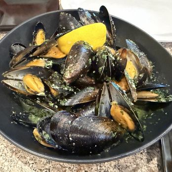 Pub 447 - Mussels - Seafood Near Me - East Stroudsburg, Pennsylvania