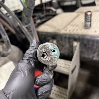 Limitless Auto - Semi-truck auxiliary power cord corrosion - Auto Repair Near Me Limitless Auto - Semi-truck auxiliary power cord corrosion - Auto Repair Near Me