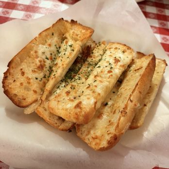 Buca di Beppo Italian Restaurant - Mozzarella Garlic Bread - Italian Near Me - Claremont, California