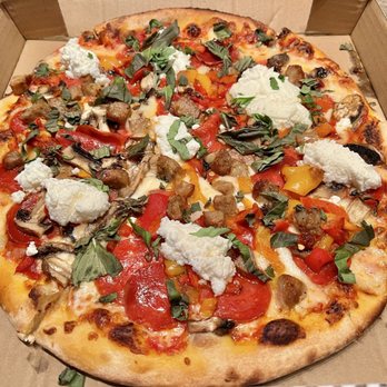 Mangia Bene Cucina - Maiale Pizza. Loved the toppings on this pizza! The flavorful sausages and creamy ricotta stood out for me. - Italian Near Me - Laguna Niguel, California