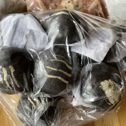 6 Piece Charcoal Salty Egg Yolk Lava Buns