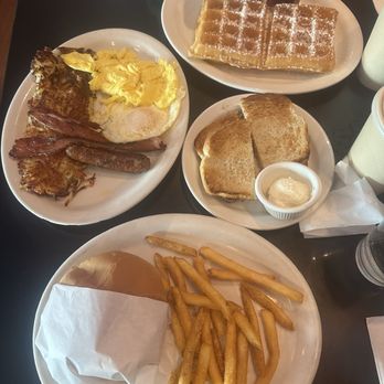 Russell's - American Near Me - Pasadena, California