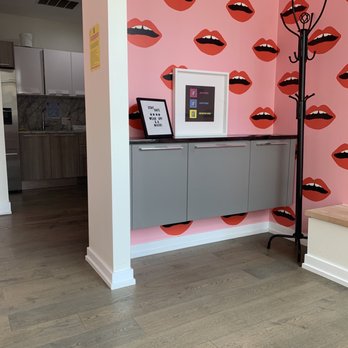 Clean Your Dirty Face - West Loop - Waiting area - Skin Care Near Me - Chicago, Illinois