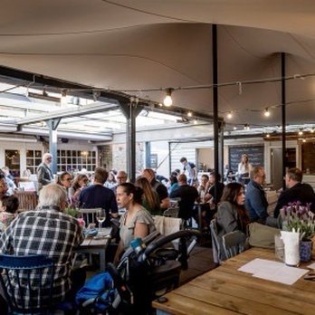 The Roebuck - Heated and covered courtyard - Pubs Near Me - London, XGL