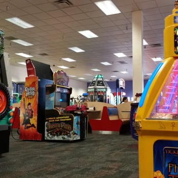 Chuck E. Cheese - Pizza Near Me - Brandon, Florida