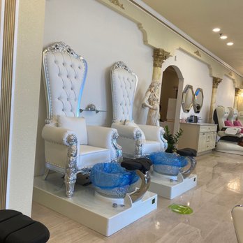 Avalon Nail Spa - Nail Salons Near Me - Napa, California
